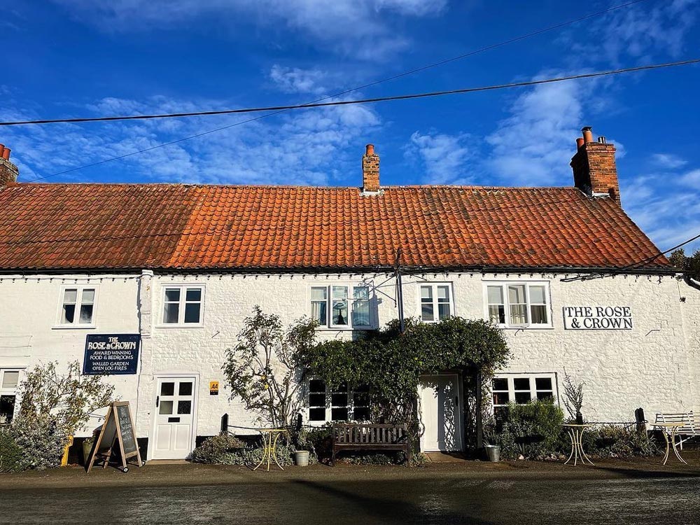 hp-history 600 Year Old Rose & Crown